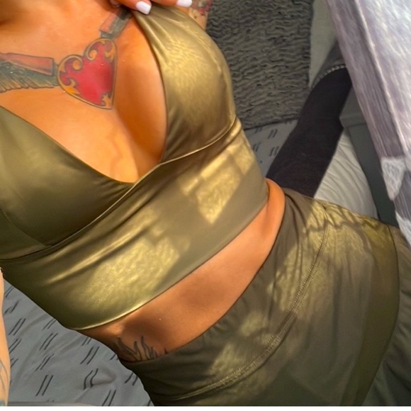 AKIRA satin green crop tank - Picture 7 of 7